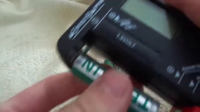 Распаковка и обзор тестера батареек BT-168D смотреть онлайн