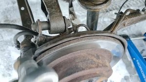 Subaru Outback 2000-2003 Снимаем Задние Стойки