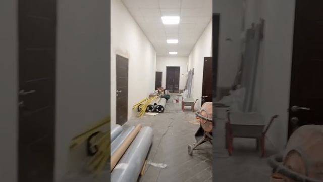 И Снова Мы Укладываем Спортивный Линолеум