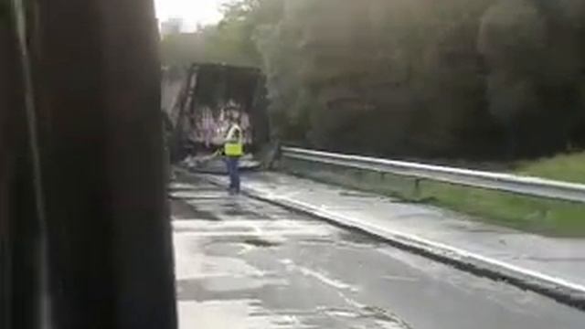 В Словакии сгорела фура с мясом смотреть онлайн