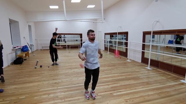 Отвечаем на #stopdropandspin крутим пои. смотреть онлайн