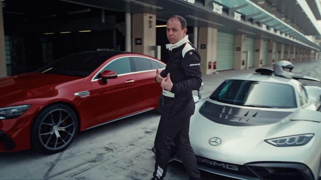 Mercedes-AMG ONE | E PERFORMANCE смотреть онлайн