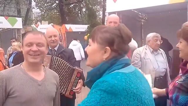 У метро Чеховская отмечаем праздник московской прессы.