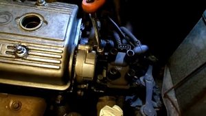 2 Снятие катушки зажигания на Джили МК