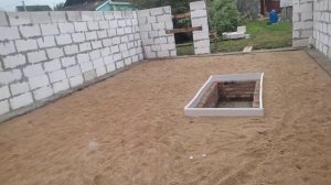 возведение стен из газоблока ( строительство мастерской в самом разгаре)