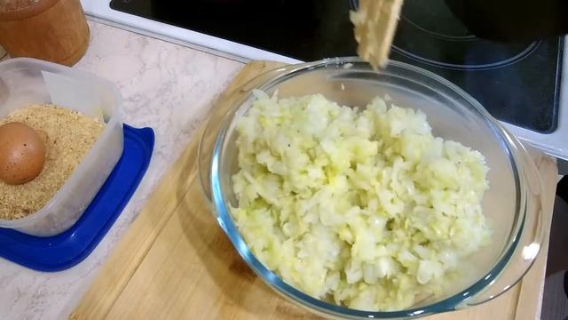 Шикарные котлеты из капусты. смотреть онлайн