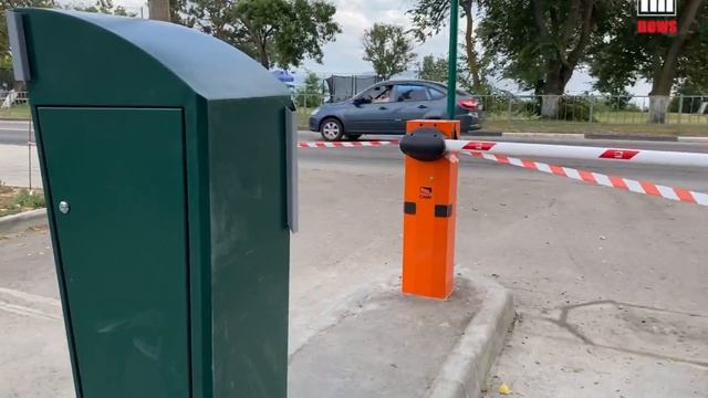 Новые шлагбаумы и терминалы оплаты парковки на Дворце Пионеров смотреть онлайн