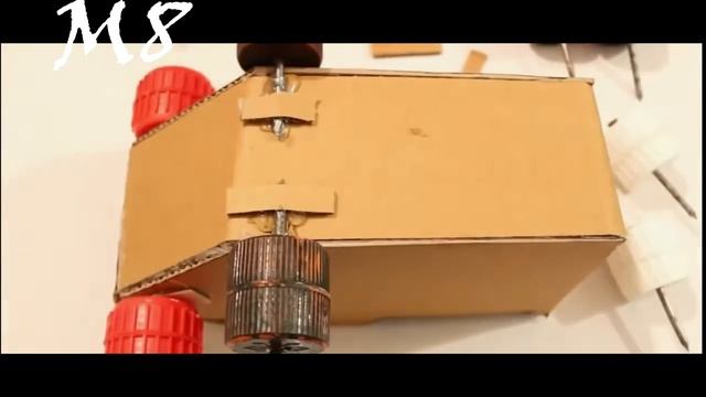 Как сделать ТАНК из картона и бумаги. Поделки из картона. смотреть онлайн