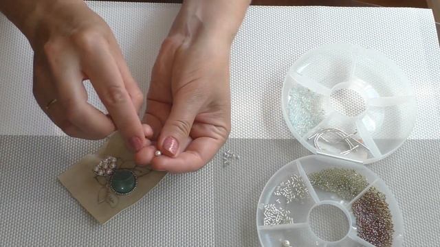 Вышиваем БРОШЬ из БИСЕРА своими руками в винтажном стиле КАК ВЫШИТЬ БРОШЬ МАСТЕР - КЛАСС смотреть онлайн