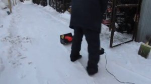 Снегоуборщик-лопата DB5004 1100W, 230V-50Hz, ширина захвата 31 см