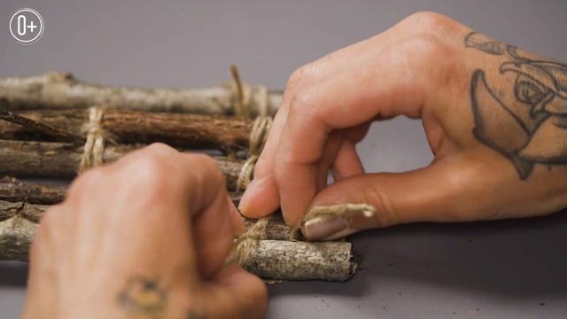 DIY ИГРУШКИ СВОИМИ РУКАМИ. ПЛОТ ИЗ ПРИРОДНЫХ МАТЕРИАЛОВ.