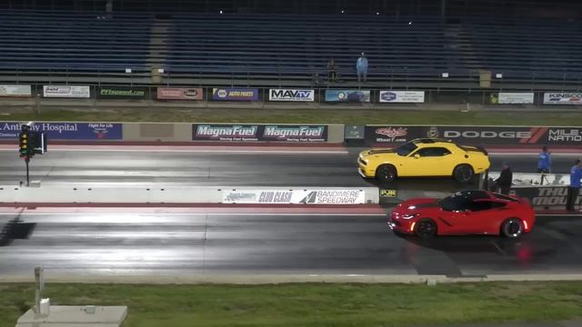 C7 Corvette Stingray против Hellcat Challenger и Dodge Challenger Scat Pack против HellcatHellcat vs