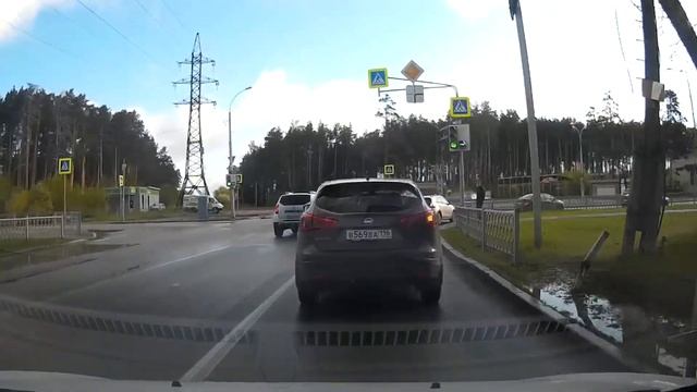 Renault Н637ВН196 поворот направо с левого ряда смотреть онлайн