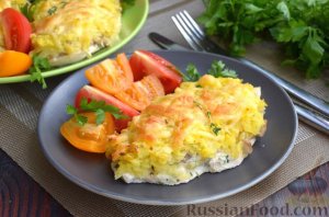 Очень аппетитная комбинация. 
КУРИНЫЕ ОТБИВНЫЕ, ЗАПЕЧЁННЫЕ С ГРИБАМИ