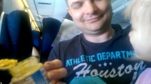 Ребенок в самолете. Сложно ли лететь с детьми? Перелет с дочкой на Кипр из Москвы. Полезный советы