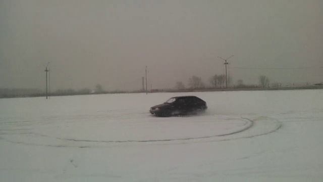 ИЖ Ода - дрифт на ТЦ Огни 14.03.13 смотреть онлайн