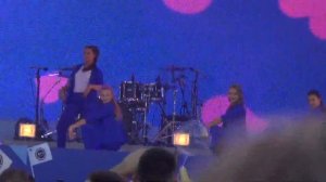 Я заварю тебе чаю расскажу как скучаю