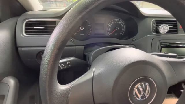 Заклинил замок зажигания Volkswagen Jetta 6, 2010-2018. Простой ремонт замка зажигания. смотреть онлайн