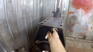 купил в гараж - новую буржуйку и вытяжку