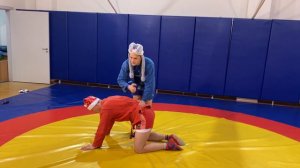 #33 SAMBO САМБО РЫЧАГ БЕДРА, или РАСТЯЖКА, соперник на четвереньках. Школа самбо Sambi.st