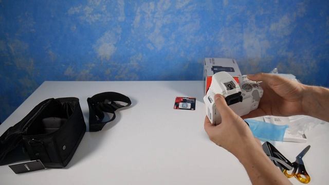 Digital Camera Canon 200D with Canon Shoulder Bag SB100 (Unboxing) смотреть онлайн