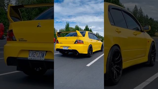 Yellow Mitsubishi Lancer Evolution ? смотреть онлайн