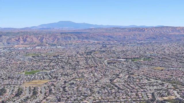 City of Corona, California - Fly over the City of Corona - Aerial View of Corona, Ca смотреть онлайн