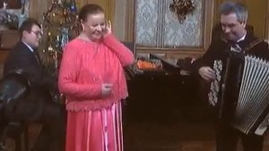 Поёт нар арт  России Александра Стрельченко