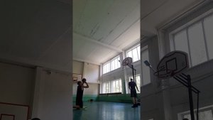 тренировка броска в баскетболе