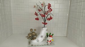 Работы из бисера . Сувенир к Новому году. Зимняя рябина. Мастер класс. Пошаговый МК для начинающих.