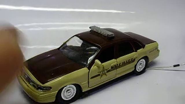 Custom 1:43 Indiana Sheriff's Department Ford Police Interceptor with working lights смотреть онлайн