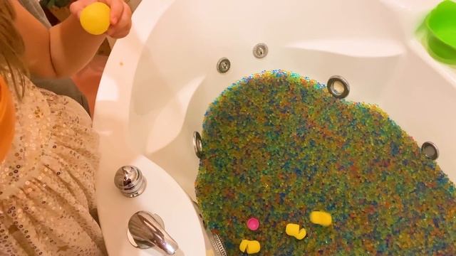 Мои подарки на Новый год - Что подарил Дед Мороз- Целая комната воздушных шаров смотреть онлайн