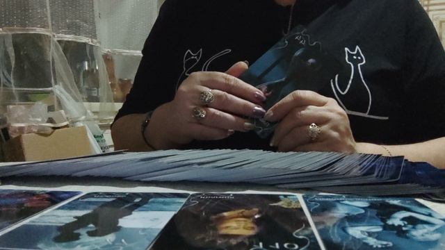 Что имеет Крестовый Король к Червовой Даме