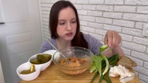 МУКБАНГ БОРЩ домашний Сало Соленья Зелень Горчица Mukbang