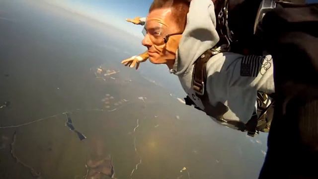 My Dad threw an O 2miles up!!!! смотреть онлайн