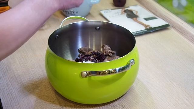 Мраморные Яйца, красим Каркаде и Луковой Шелухой (Painting eggs with hibiscus tea & onion husk) Sub