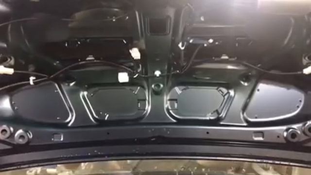 Крышка багажника, да и сам багажник Тойота Камри не особо блещут заводской виброизоляцией смотреть онлайн