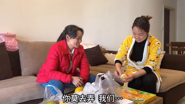弟媳妇怀二胎前去探望！夫妻俩带上家乡特产准备礼物，期待新娃娃的到来！【胖哥有杜】