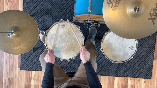 How to Play An Easy Samba on Drum Set смотреть онлайн