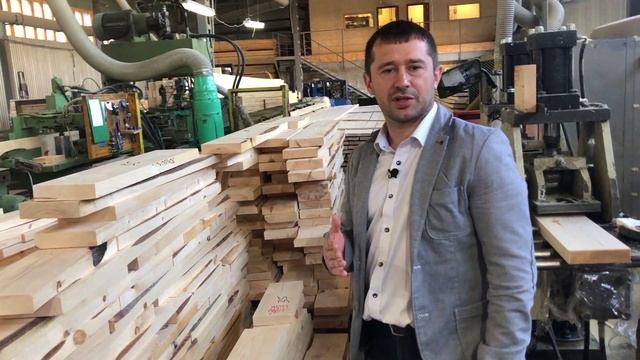 Калибровка и сортировка доски - первый этап изготовления домокомплекта из клеёного бруса.