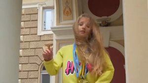 Мисс Николь цвет настроение чёрный