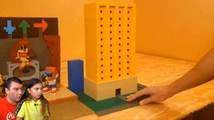 ЛЕГО ПРОТИВ МОНСТРОВ Тревора Хендерсона?