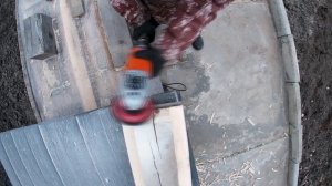 Самодельный танк Т-34 сделан из дерева своими руками.