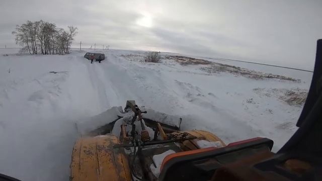 Трактор Кировец. Делаем снегозадержание. Отрывки не вошедшие в ролики. смотреть онлайн