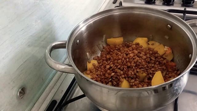 Чечевичного супа с бараниной добавку готовьте заранее! смотреть онлайн