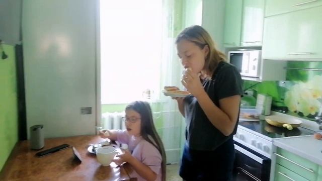 Дожили, в доме появились гигантские тараканы?