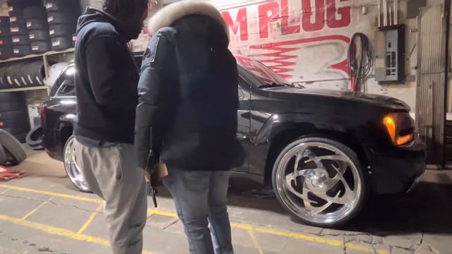 Bolting up 26” Billet Specialties on 2007 CHEVY TRAILBLAZER SS W MONSTER MOTOR CHICAGO WEST SIDE смотреть онлайн