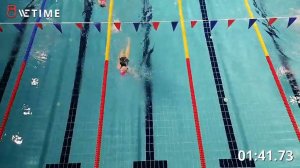 Старшая дочь плывёт 50 метров на спине. Бассейн 25 м. Время: 53,13. Третьей место.