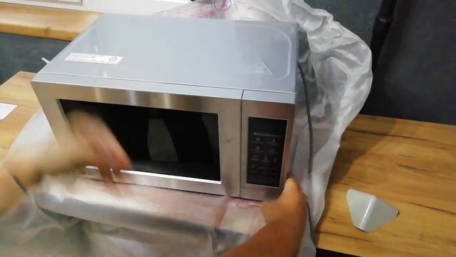 Распаковка — Микроволновая печь LG MS2044V смотреть онлайн