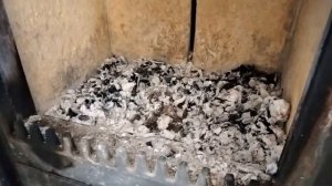 Обогрев Дома Печь - камин. Как Быстро и Качественно Почистить Стекло Камина от Копоти.